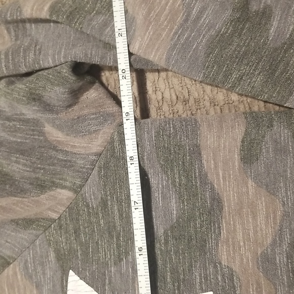 VS Pink Sweatshirt - Picture 11 of 13